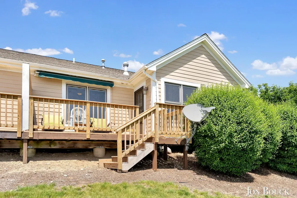 2940 Grand Isle Drive NE Plainfield Charter Township MI 49306