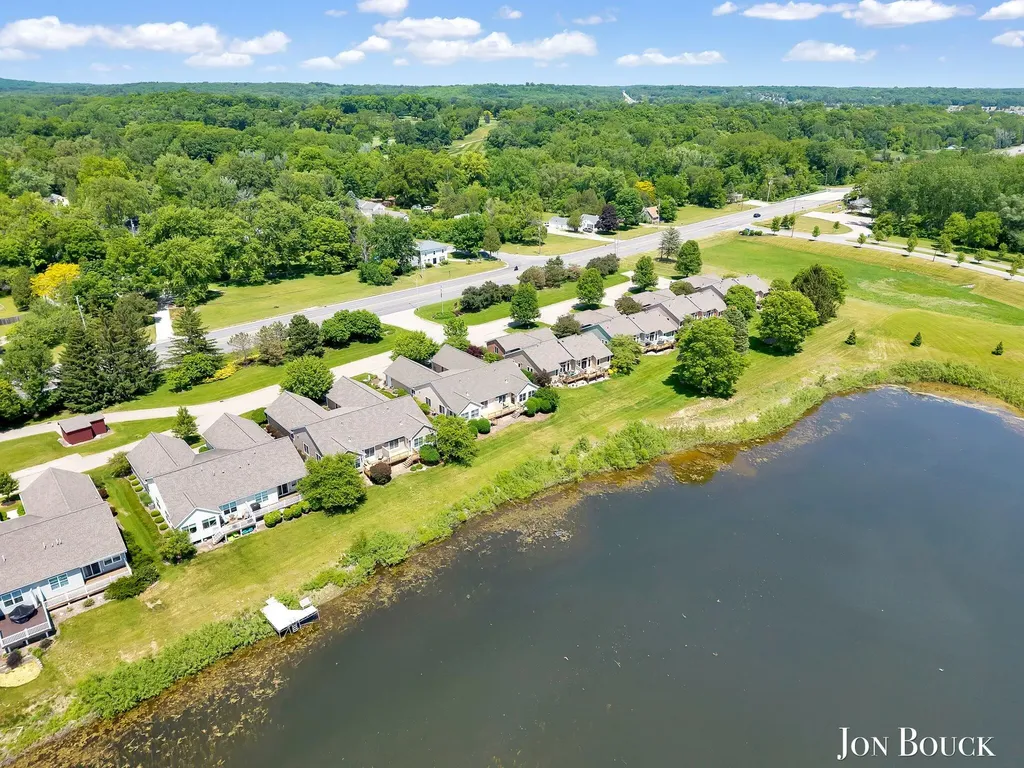 2940 Grand Isle Drive NE Plainfield Charter Township MI 49306