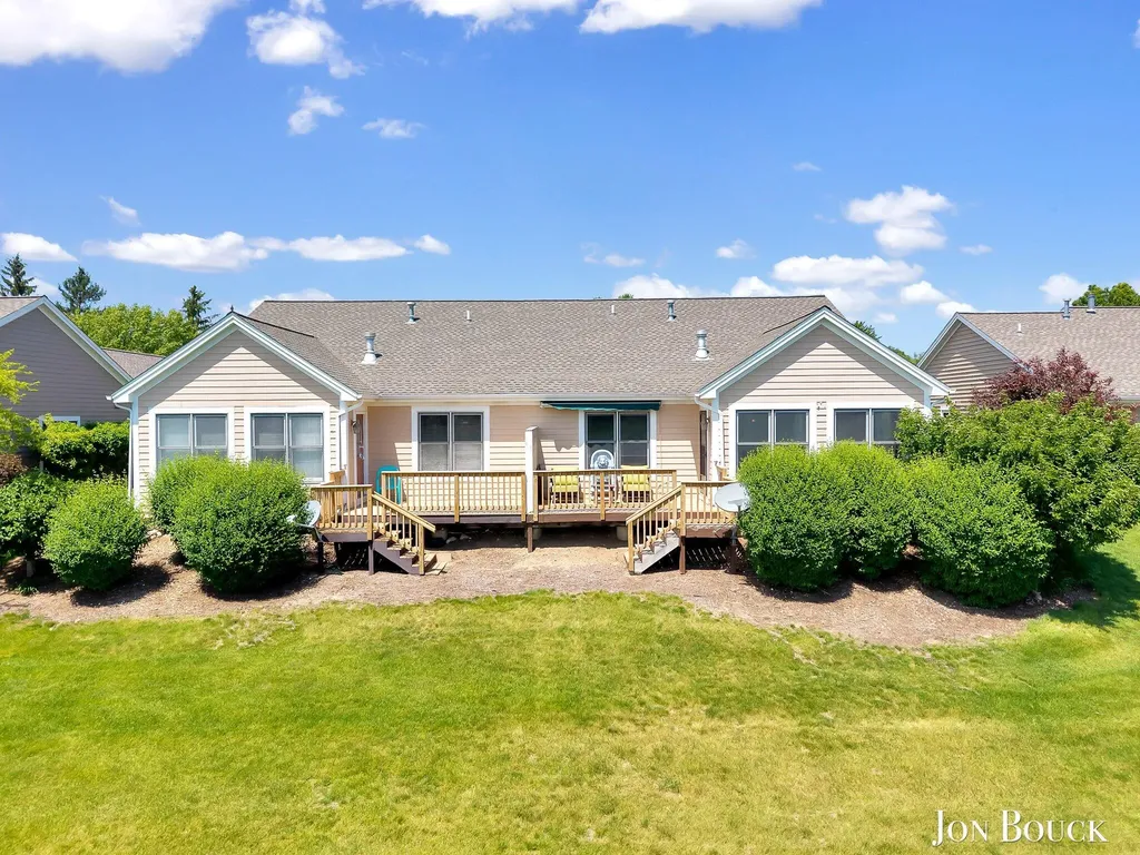 2940 Grand Isle Drive NE Plainfield Charter Township MI 49306
