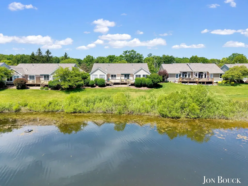 2940 Grand Isle Drive NE Plainfield Charter Township MI 49306