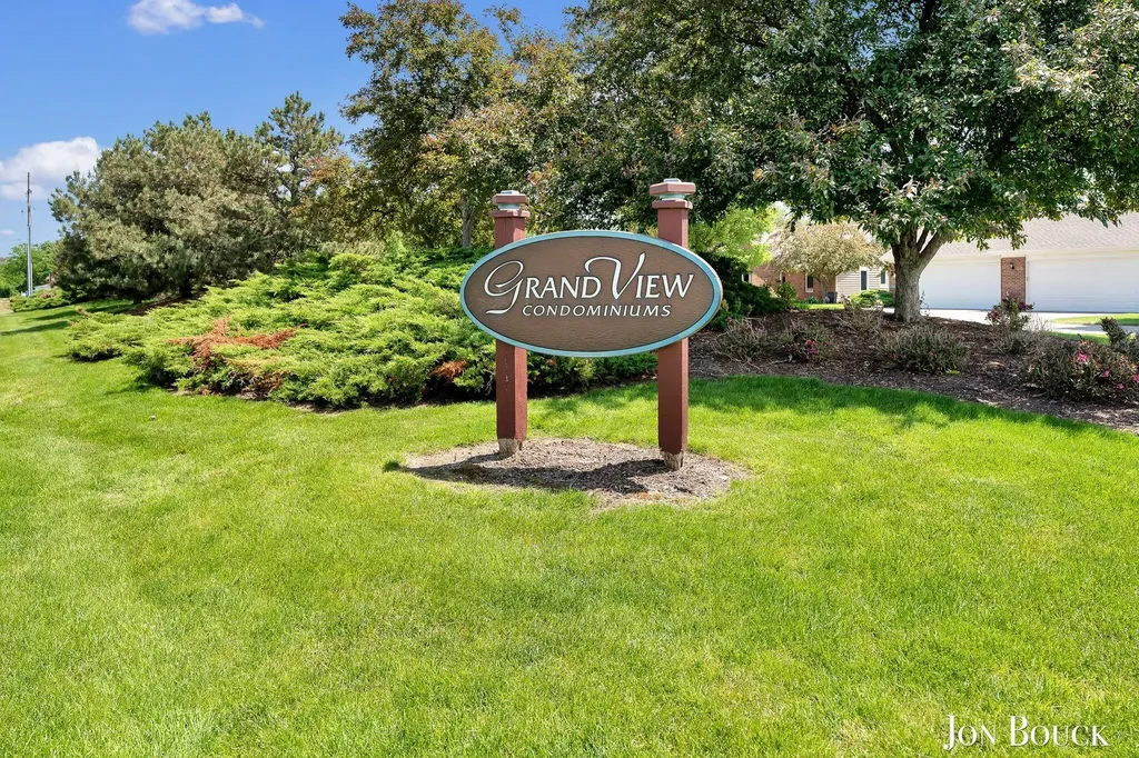 2940 Grand Isle Drive NE Plainfield Charter Township MI 49306