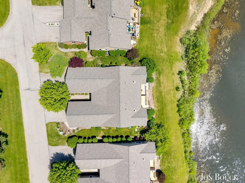 2940 Grand Isle Drive NE Plainfield Charter Township MI 49306