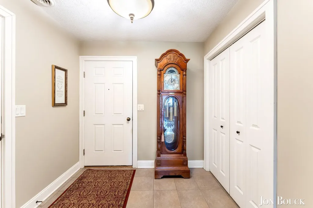 2940 Grand Isle Drive NE Plainfield Charter Township MI 49306