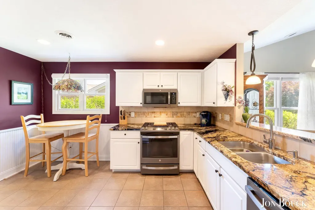 2940 Grand Isle Drive NE Plainfield Charter Township MI 49306