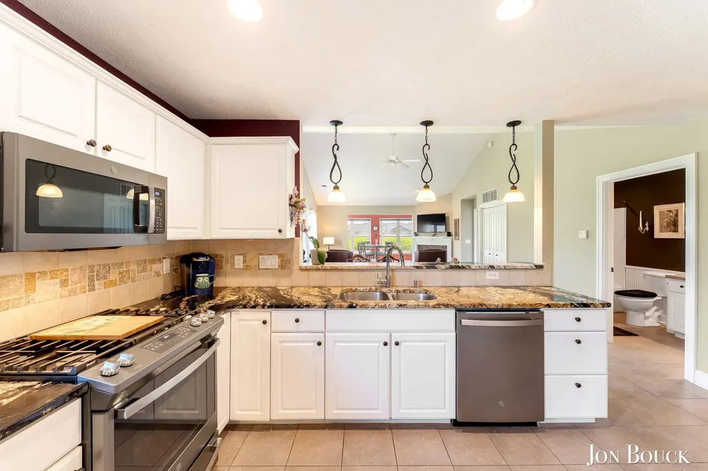 2940 Grand Isle Drive NE Plainfield Charter Township MI 49306