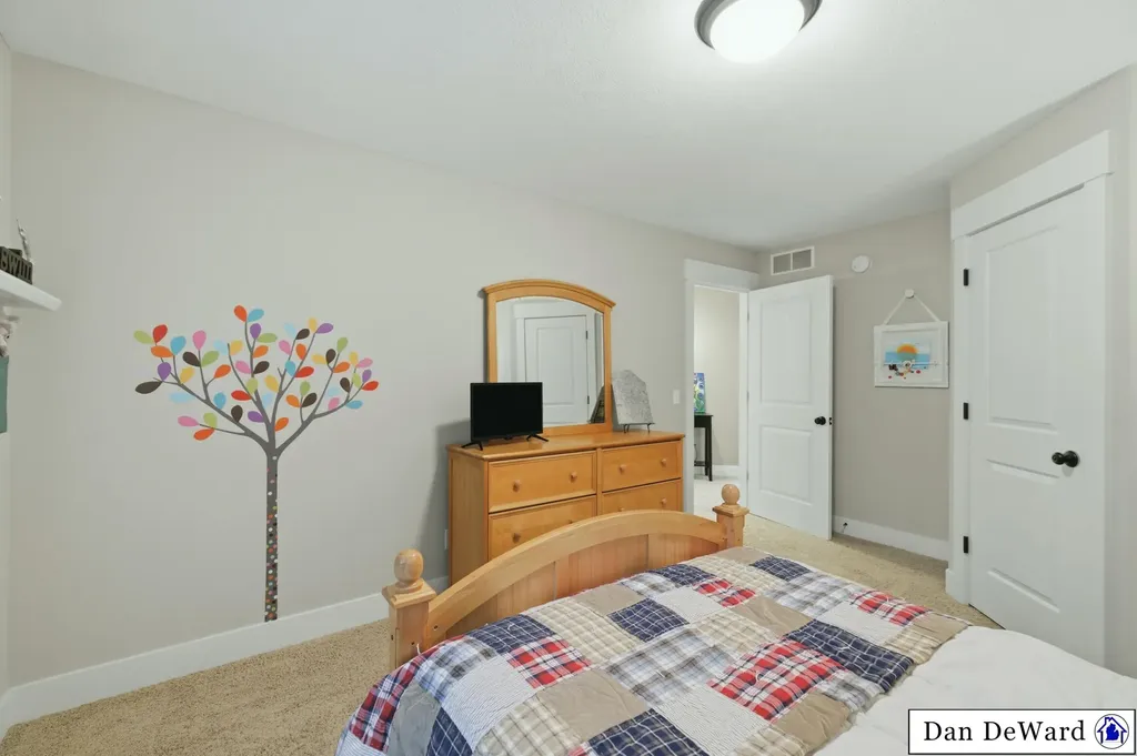 5713 Kenstyn Drive SW Wyoming City MI 49418