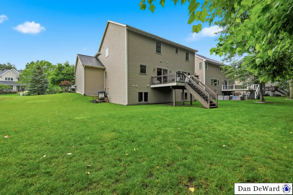 5713 Kenstyn Drive SW Wyoming City MI 49418