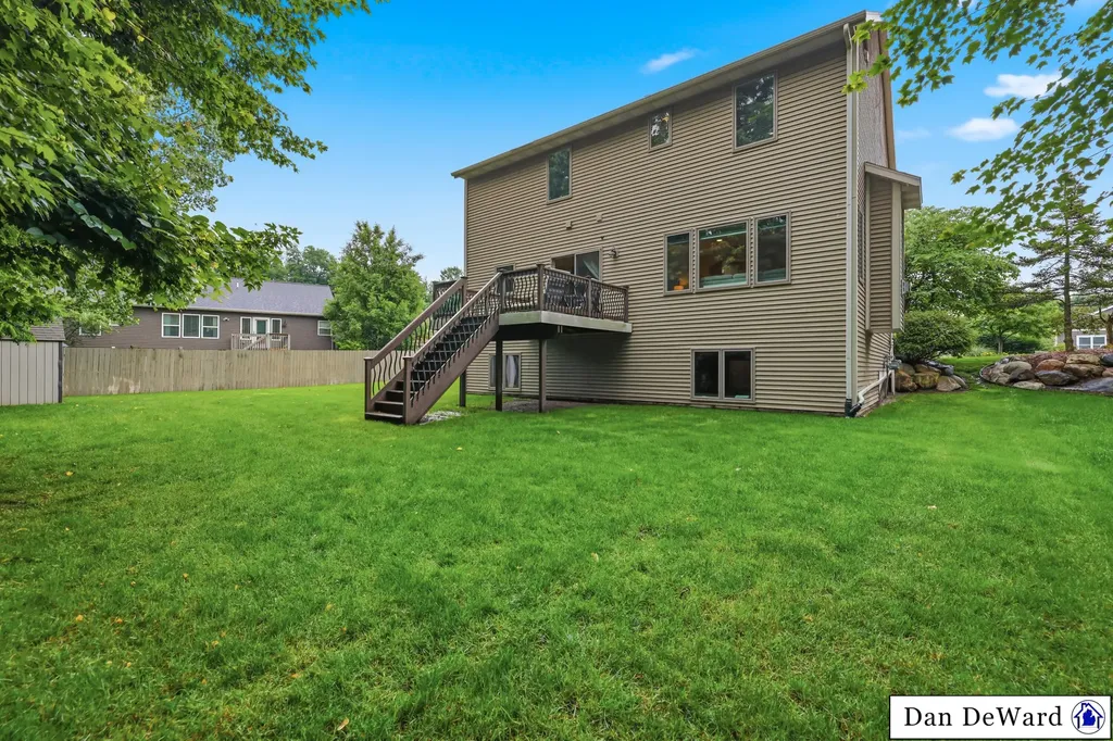 5713 Kenstyn Drive SW Wyoming City MI 49418