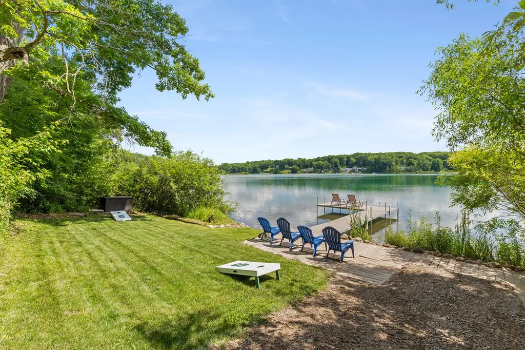 10999 Old Oak Drive Eureka Township MI 48838