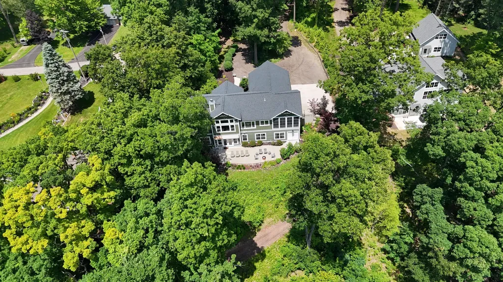 10999 Old Oak Drive Eureka Township MI 48838