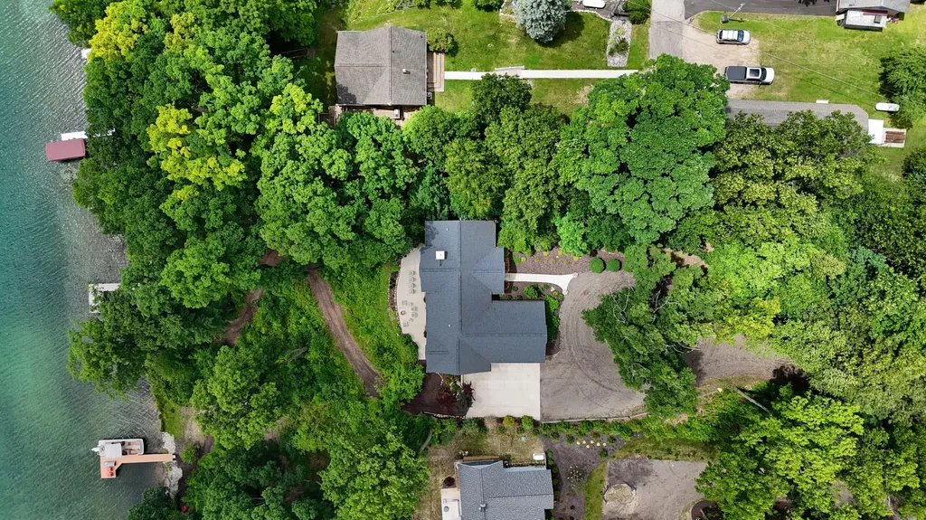 10999 Old Oak Drive Eureka Township MI 48838