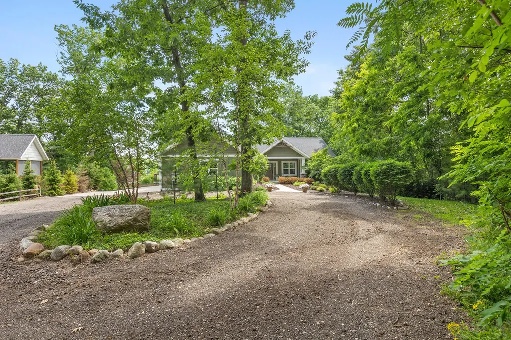 10999 Old Oak Drive Eureka Township MI 48838