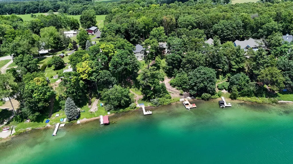 10999 Old Oak Drive Eureka Township MI 48838
