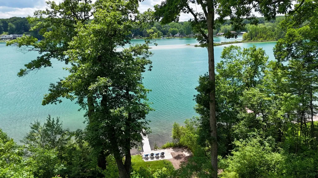 10999 Old Oak Drive Eureka Township MI 48838