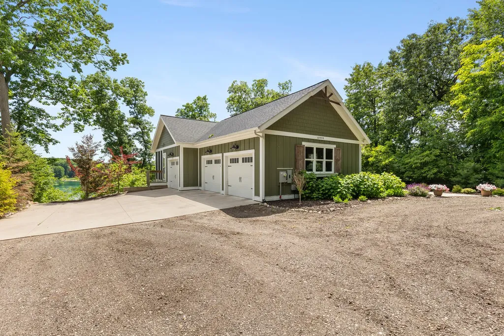 10999 Old Oak Drive Eureka Township MI 48838