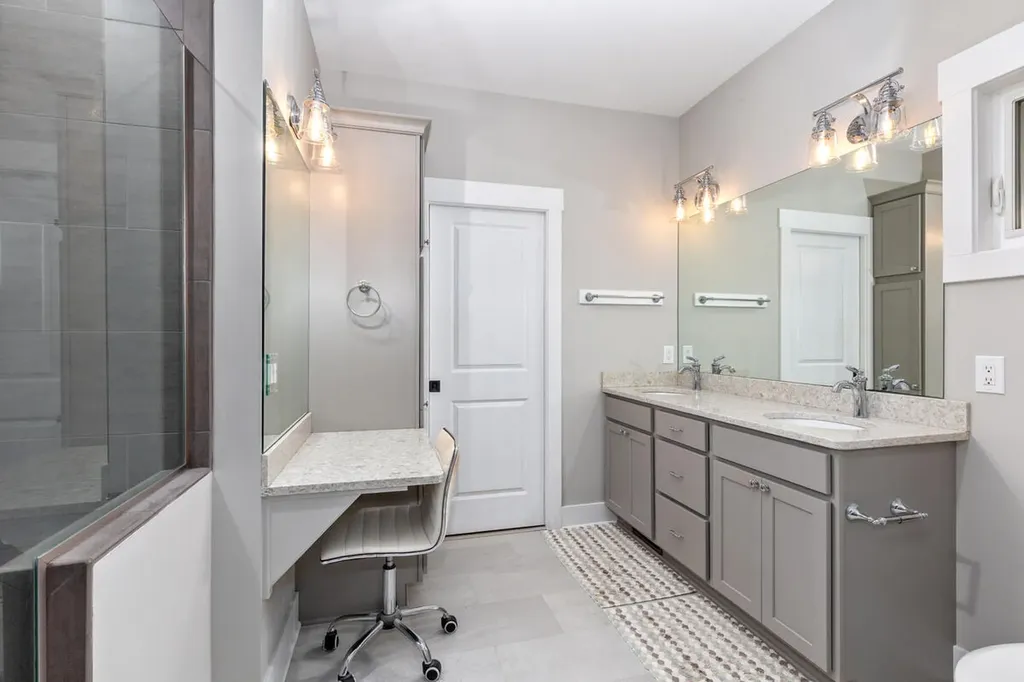 10999 Old Oak Drive Eureka Township MI 48838