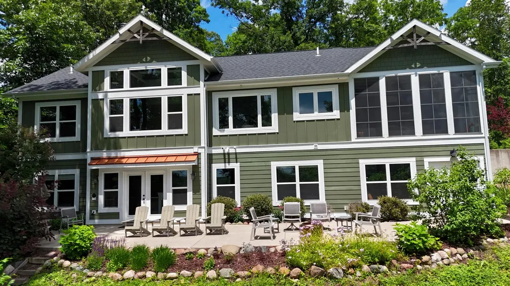 10999 Old Oak Drive Eureka Township MI 48838