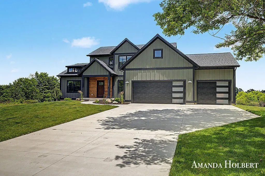 11364 Stout Avenue NE Courtland Township MI 49341