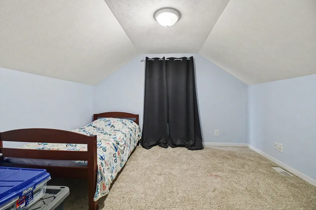 136 Westmont Drive NW Grand Rapids City MI 49504