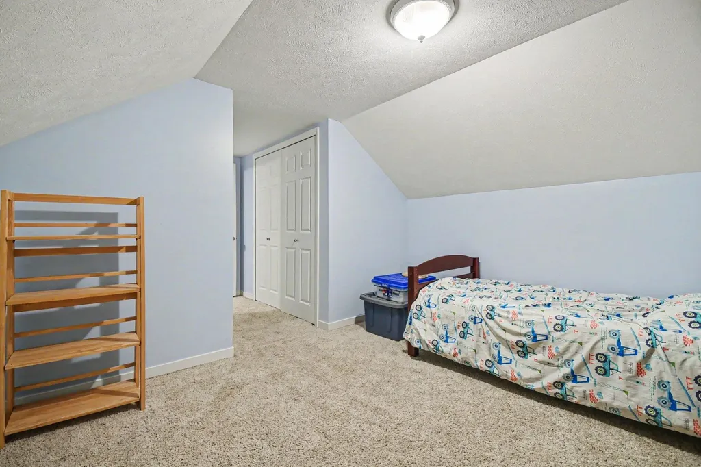 136 Westmont Drive NW Grand Rapids City MI 49504
