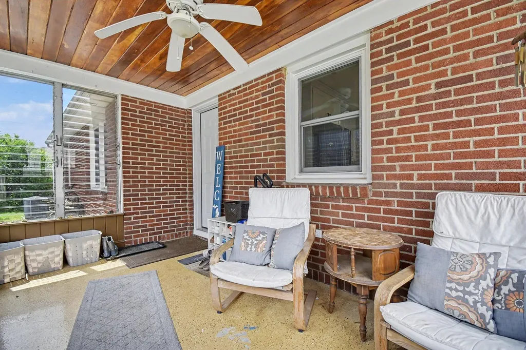 136 Westmont Drive NW Grand Rapids City MI 49504