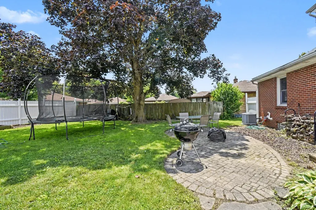 136 Westmont Drive NW Grand Rapids City MI 49504