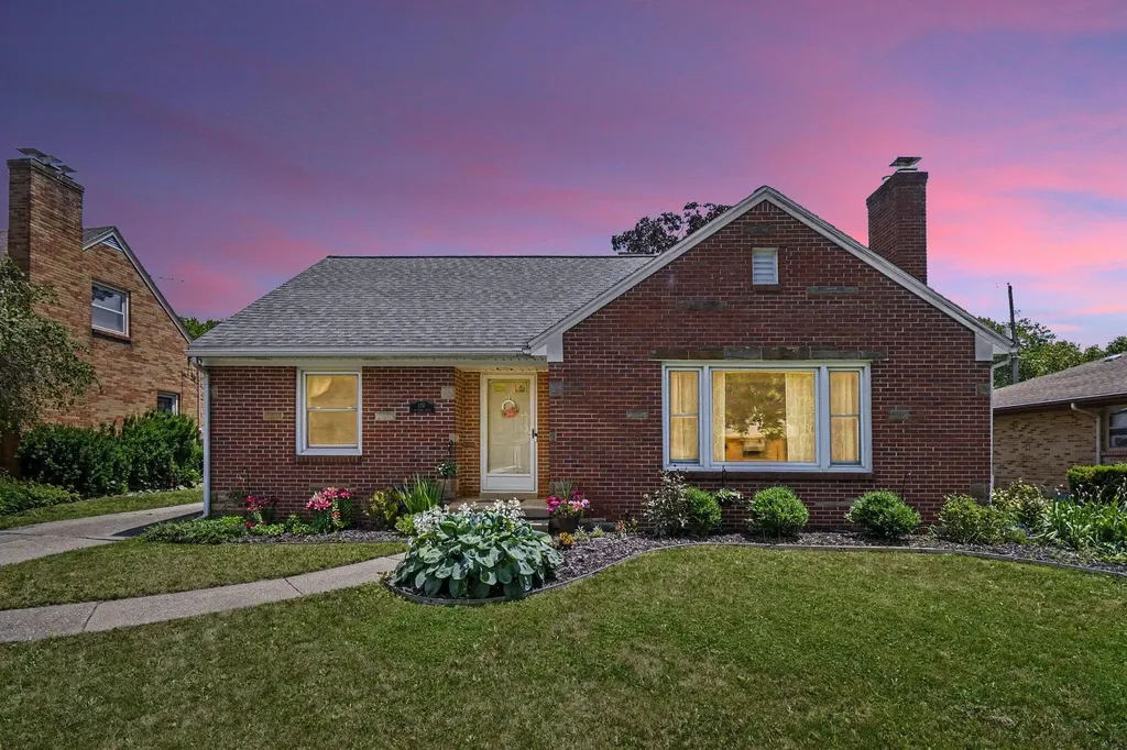 136 Westmont Drive NW Grand Rapids City MI 49504