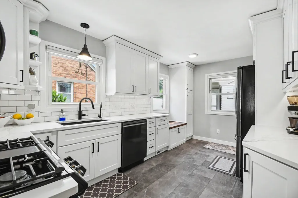 136 Westmont Drive NW Grand Rapids City MI 49504