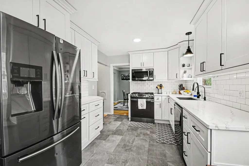 136 Westmont Drive NW Grand Rapids City MI 49504