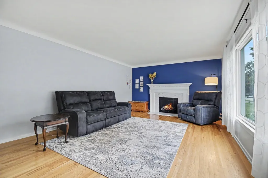136 Westmont Drive NW Grand Rapids City MI 49504