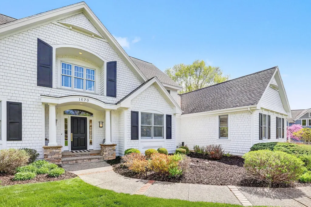 1670 Flowers Crossing Drive NE Grand Rapids Charter Township MI 49525