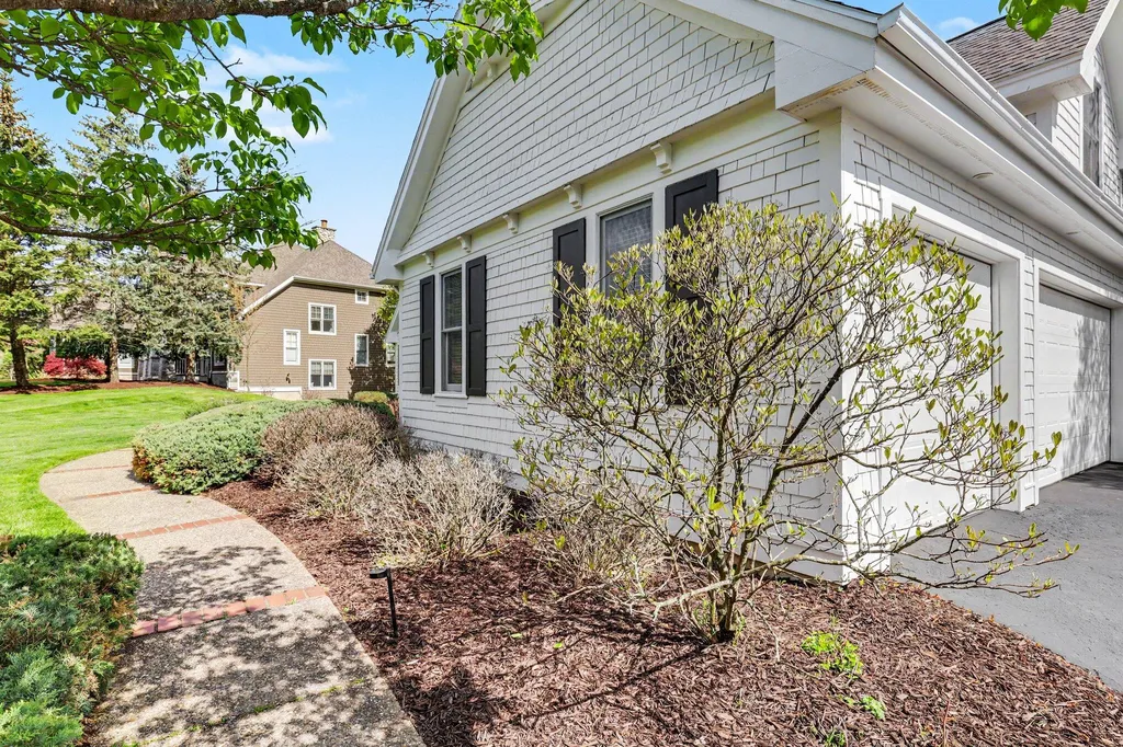 1670 Flowers Crossing Drive NE Grand Rapids Charter Township MI 49525