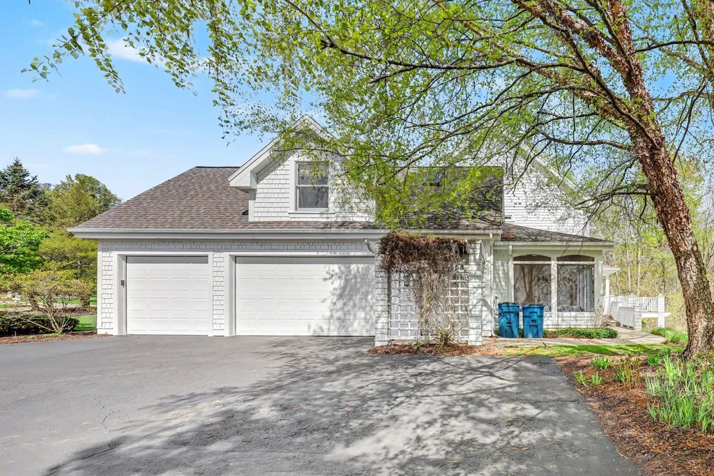 1670 Flowers Crossing Drive NE Grand Rapids Charter Township MI 49525