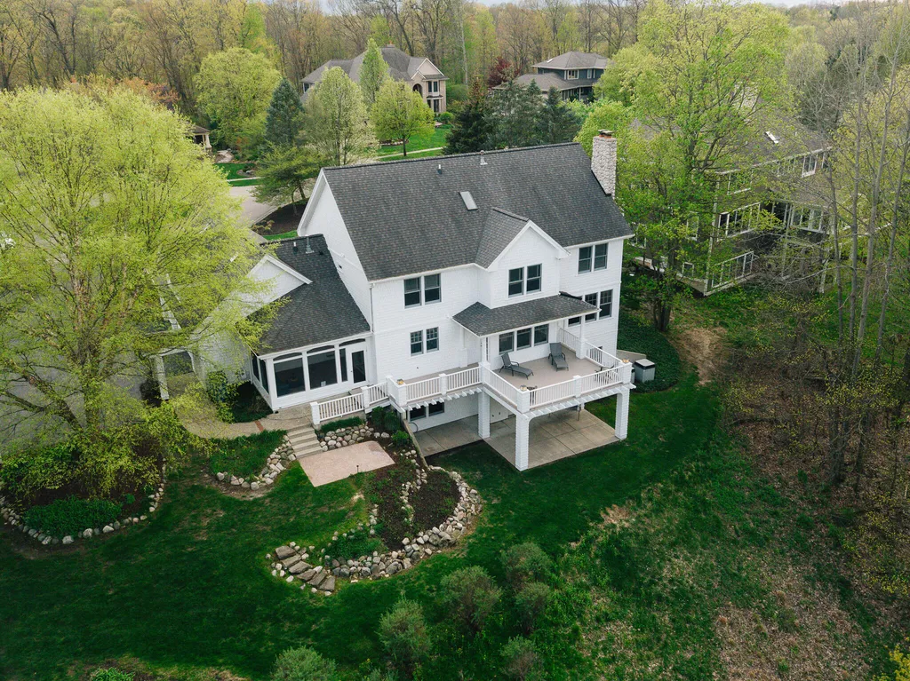 1670 Flowers Crossing Drive NE Grand Rapids Charter Township MI 49525
