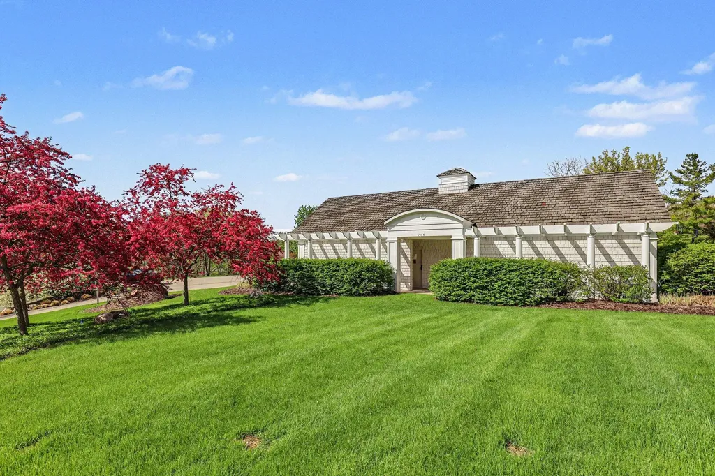 1670 Flowers Crossing Drive NE Grand Rapids Charter Township MI 49525
