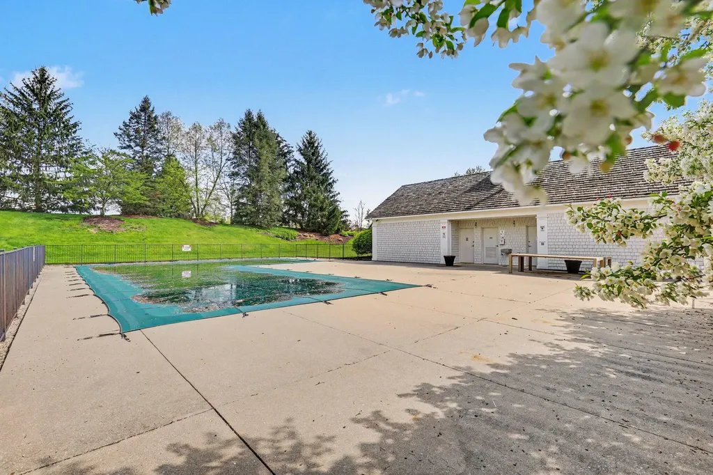 1670 Flowers Crossing Drive NE Grand Rapids Charter Township MI 49525