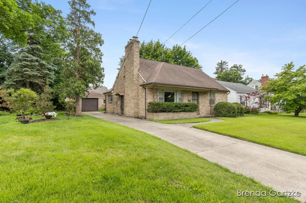 1012 Northlawn Street NE Grand Rapids City MI 49505
