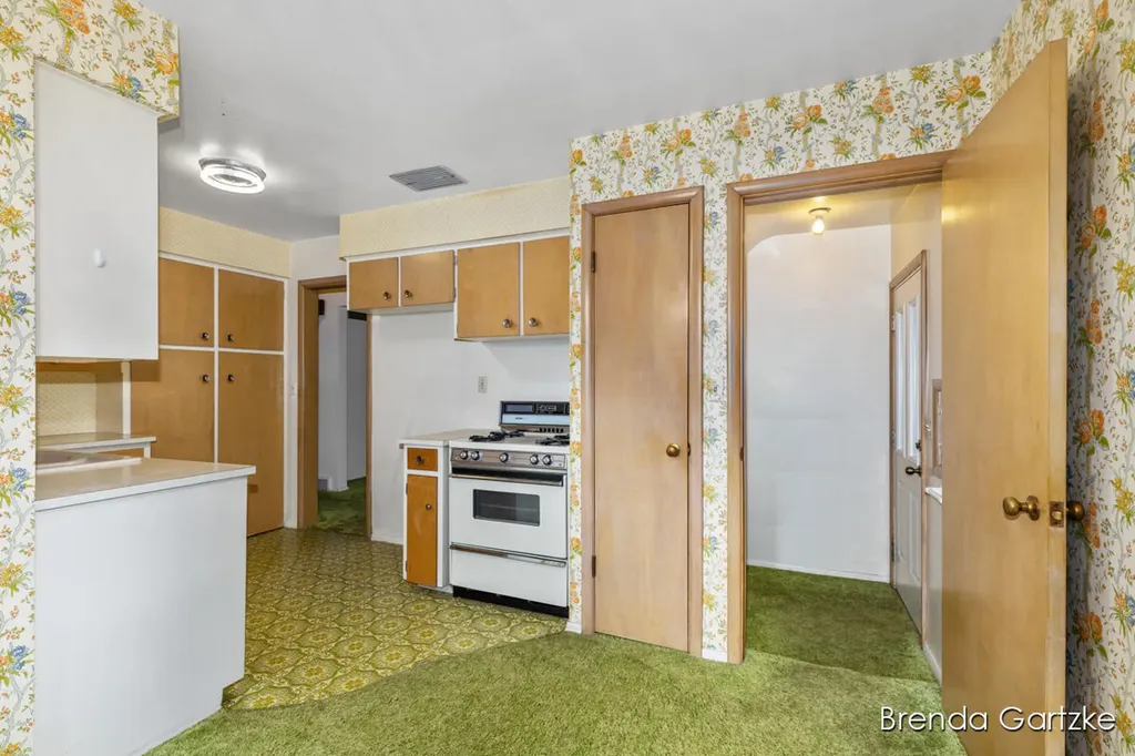 1012 Northlawn Street NE Grand Rapids City MI 49505
