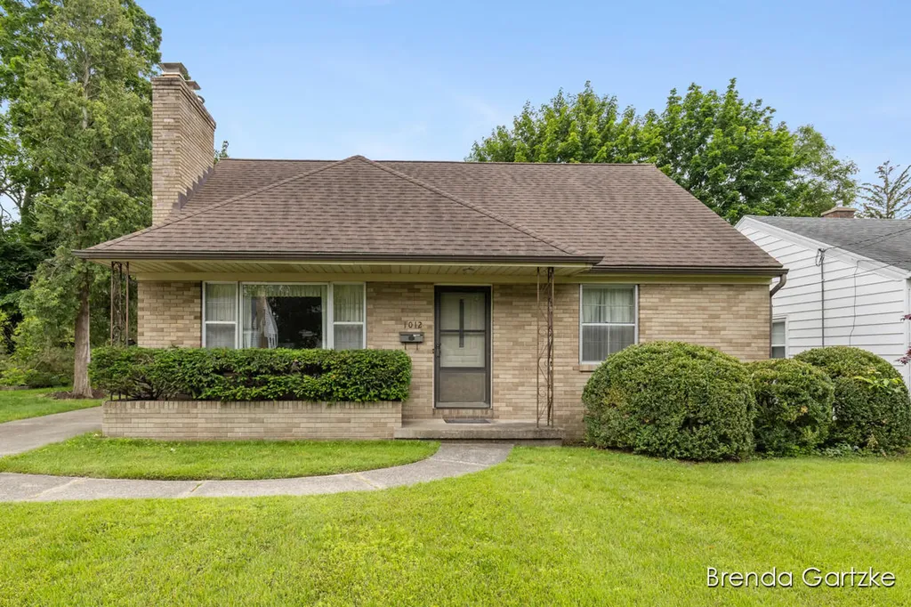 1012 Northlawn Street NE Grand Rapids City MI 49505