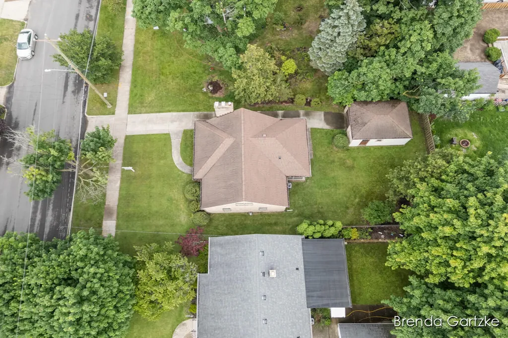 1012 Northlawn Street NE Grand Rapids City MI 49505