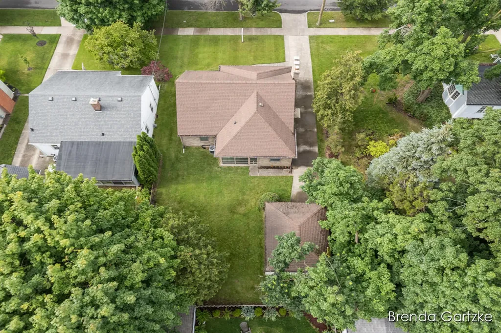 1012 Northlawn Street NE Grand Rapids City MI 49505