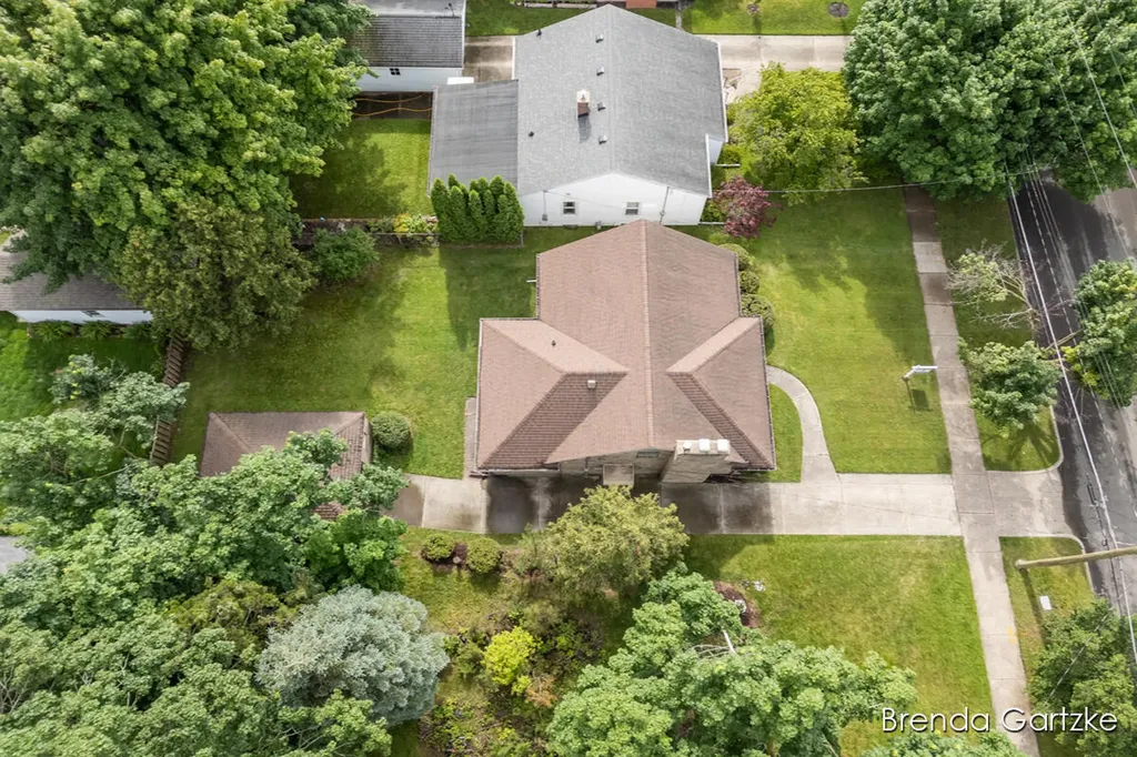 1012 Northlawn Street NE Grand Rapids City MI 49505