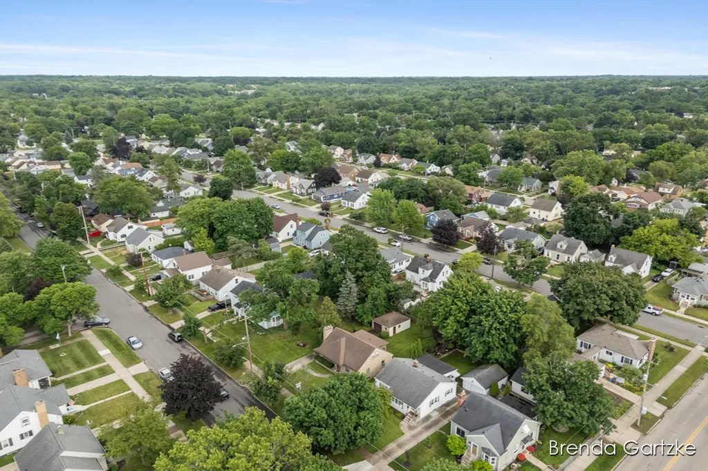 1012 Northlawn Street NE Grand Rapids City MI 49505