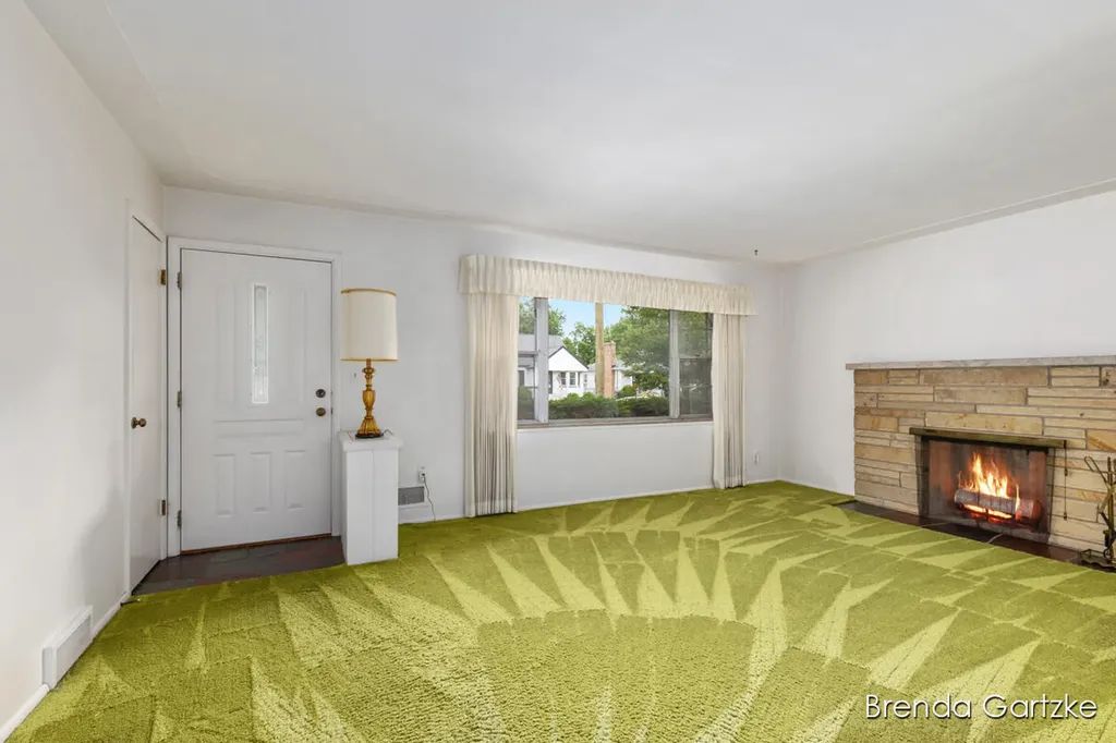 1012 Northlawn Street NE Grand Rapids City MI 49505