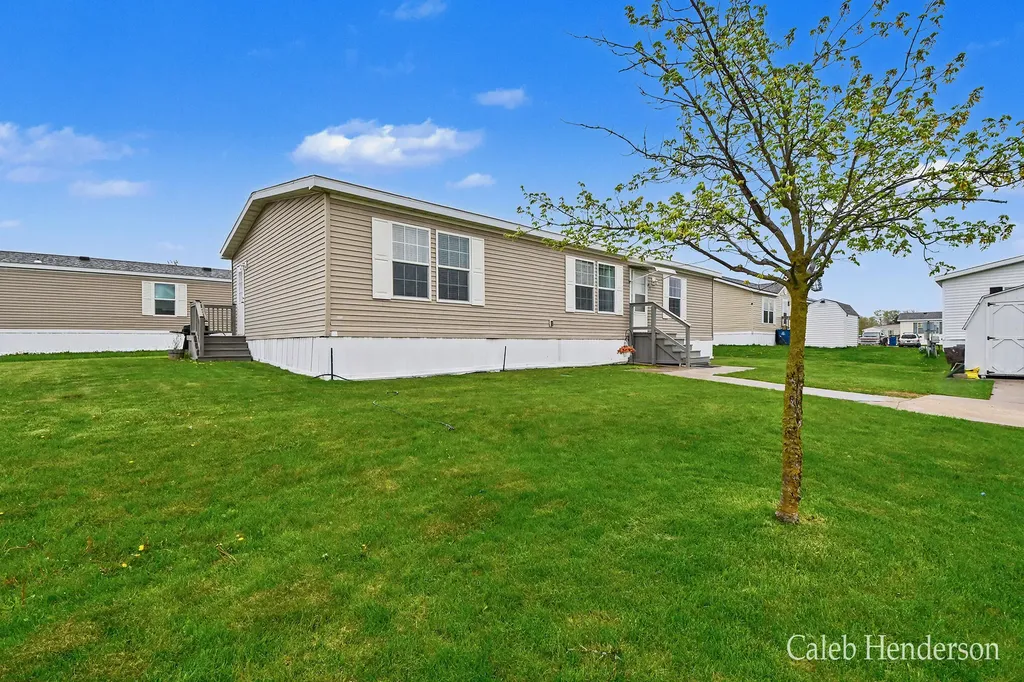 1131 Glasgow Avenue Leighton Township MI 49348