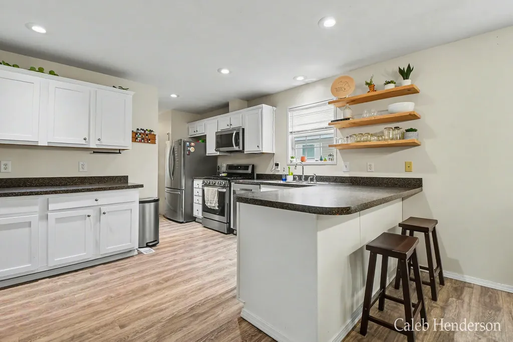 1131 Glasgow Avenue Leighton Township MI 49348