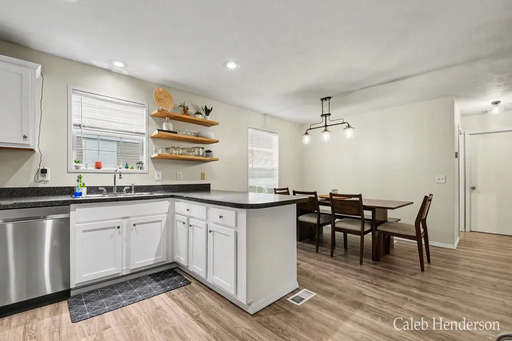1131 Glasgow Avenue Leighton Township MI 49348