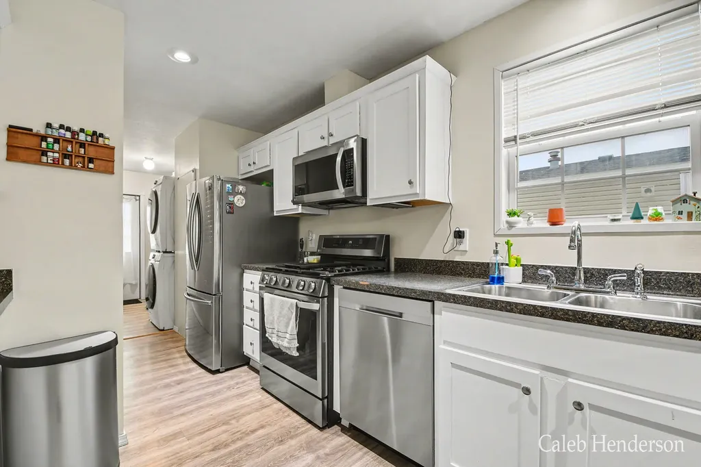 1131 Glasgow Avenue Leighton Township MI 49348