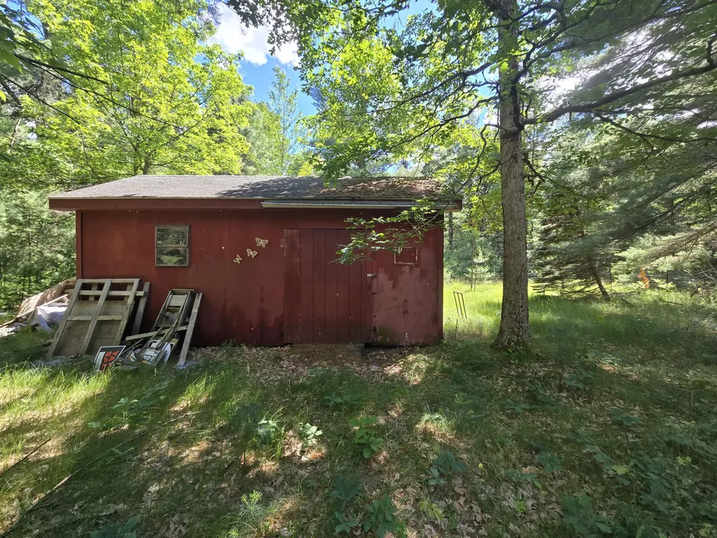 2637 S Jenny Circle Cherry Valley Township MI 49304