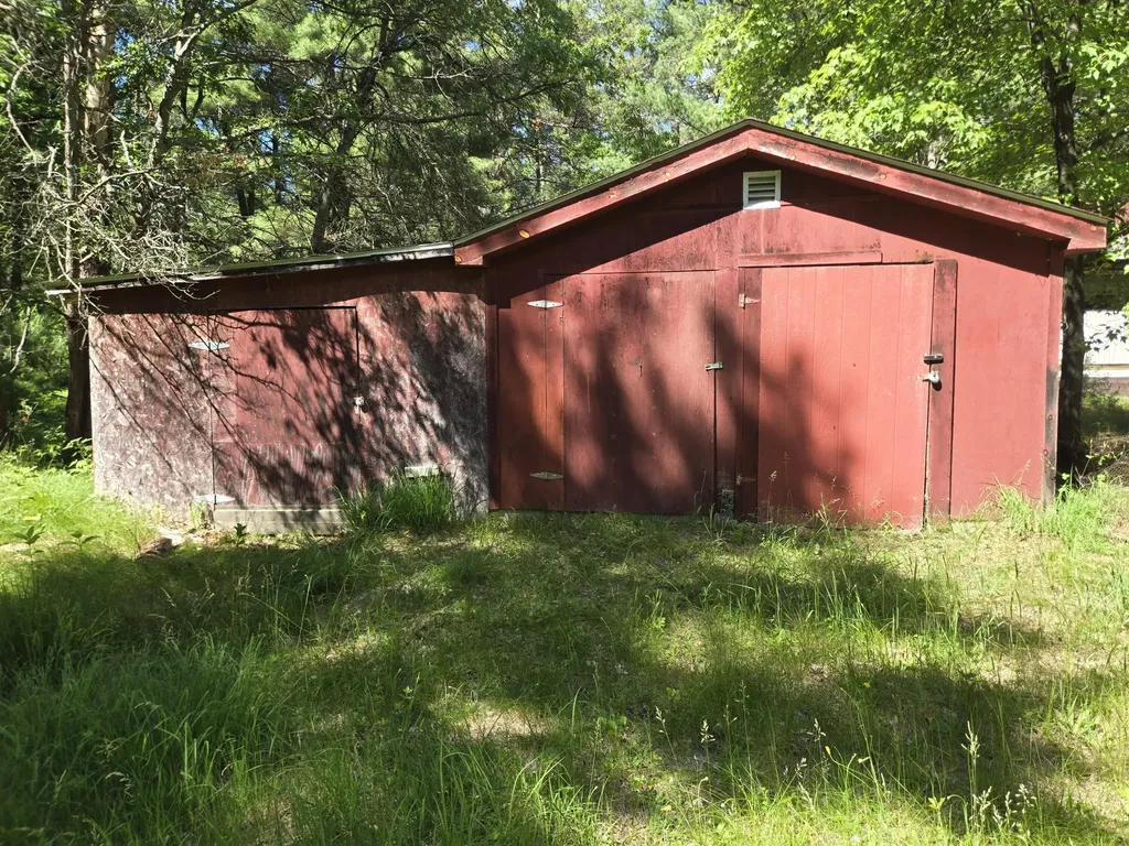 2637 S Jenny Circle Cherry Valley Township MI 49304
